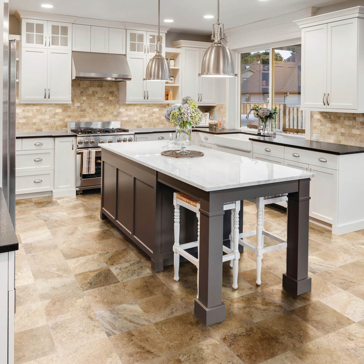 Kitchen cabinets & countertop